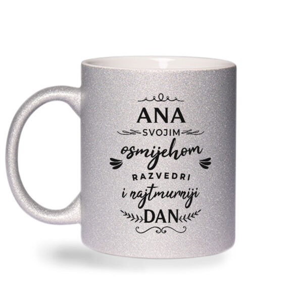Ana Svojim Osmijehom Razvedri I Najtmurniji Dan - Slika 2